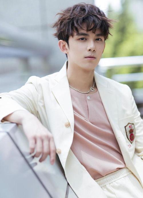 吴磊娱乐圈爆料,揭秘明星幕后故事 第2张 吴磊娱乐圈爆料,揭秘明星幕后故事 第2张